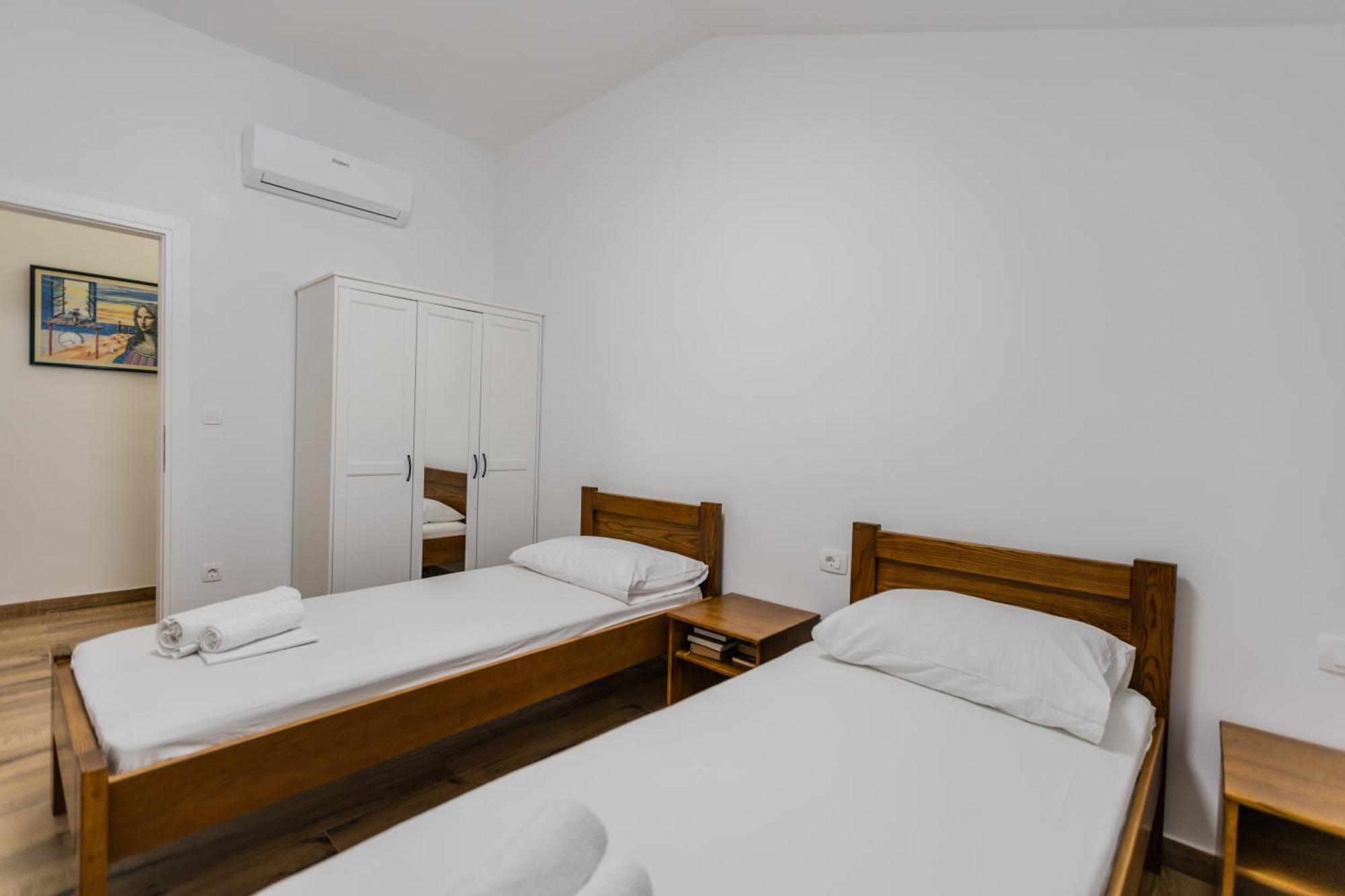 Apartments Lorena プリヴラカ エクステリア 写真