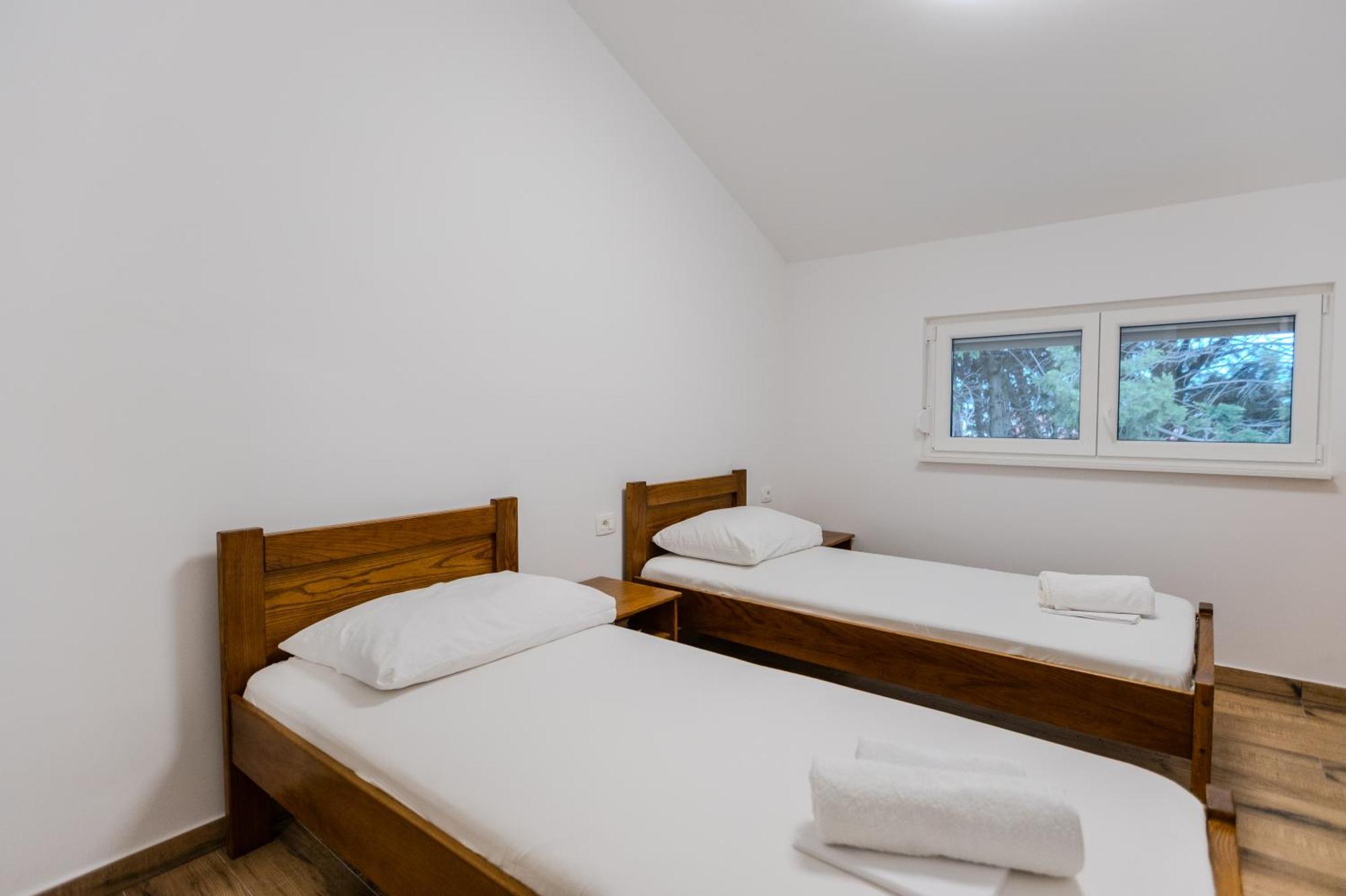 Apartments Lorena プリヴラカ エクステリア 写真