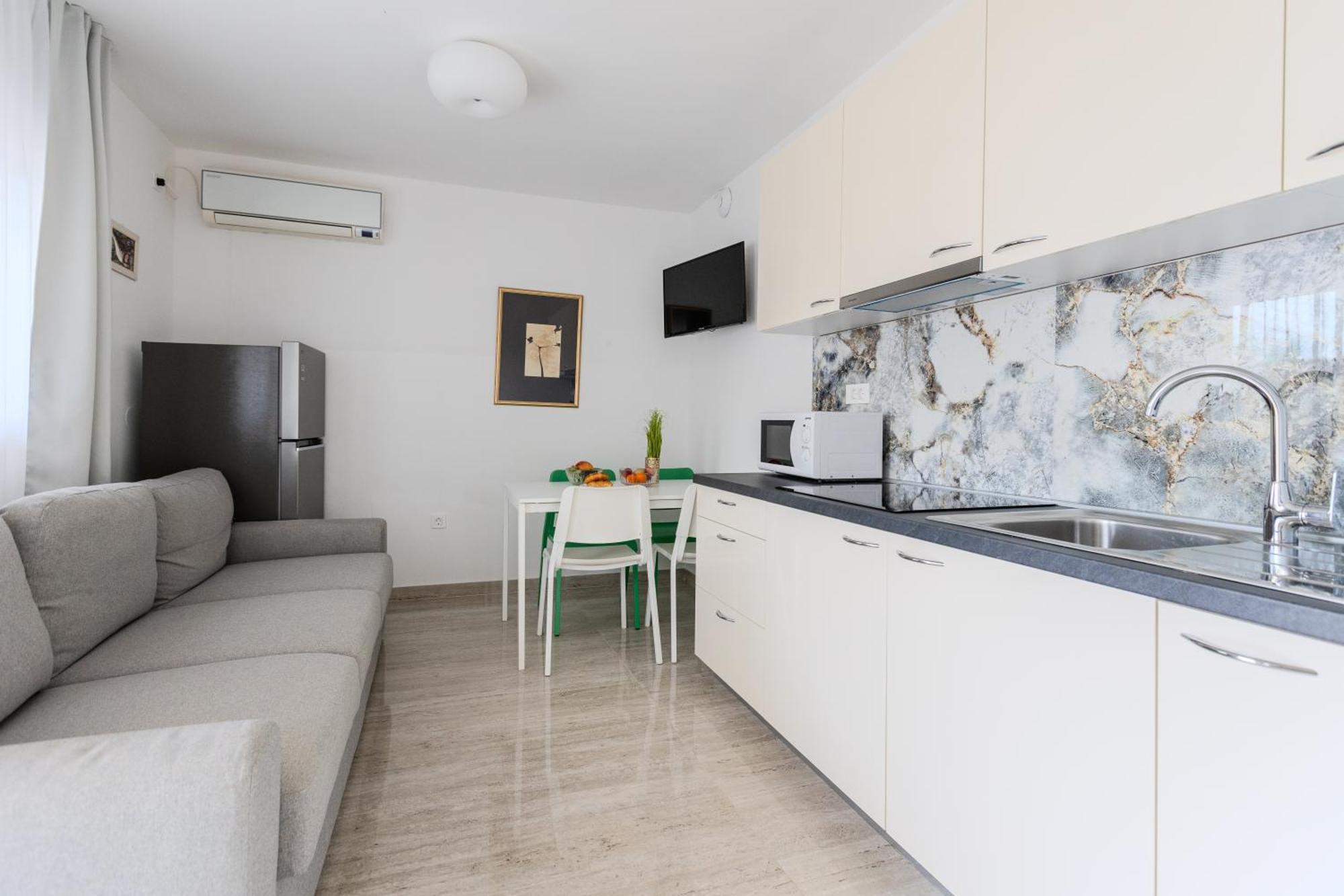 Apartments Lorena プリヴラカ エクステリア 写真