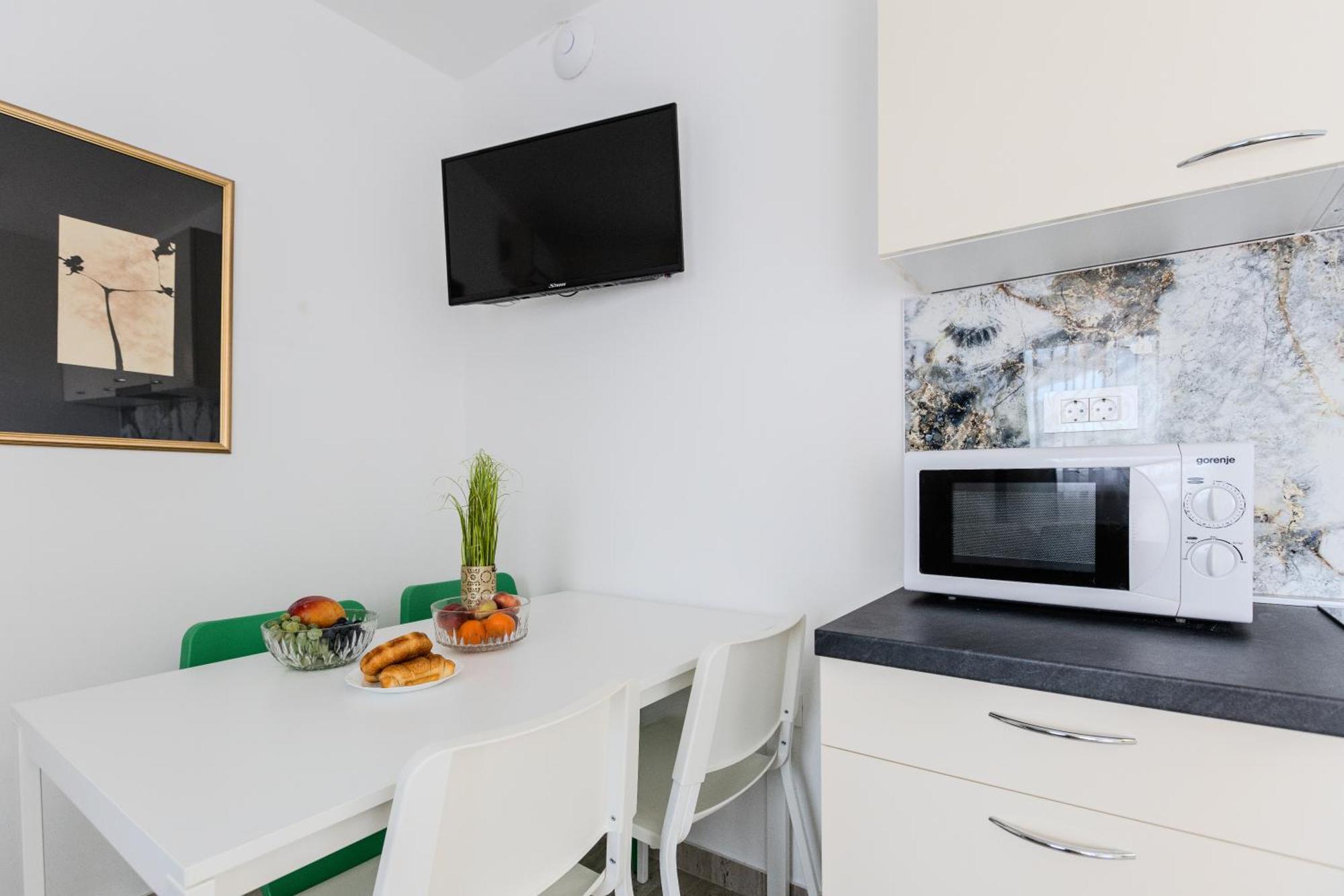 Apartments Lorena プリヴラカ エクステリア 写真