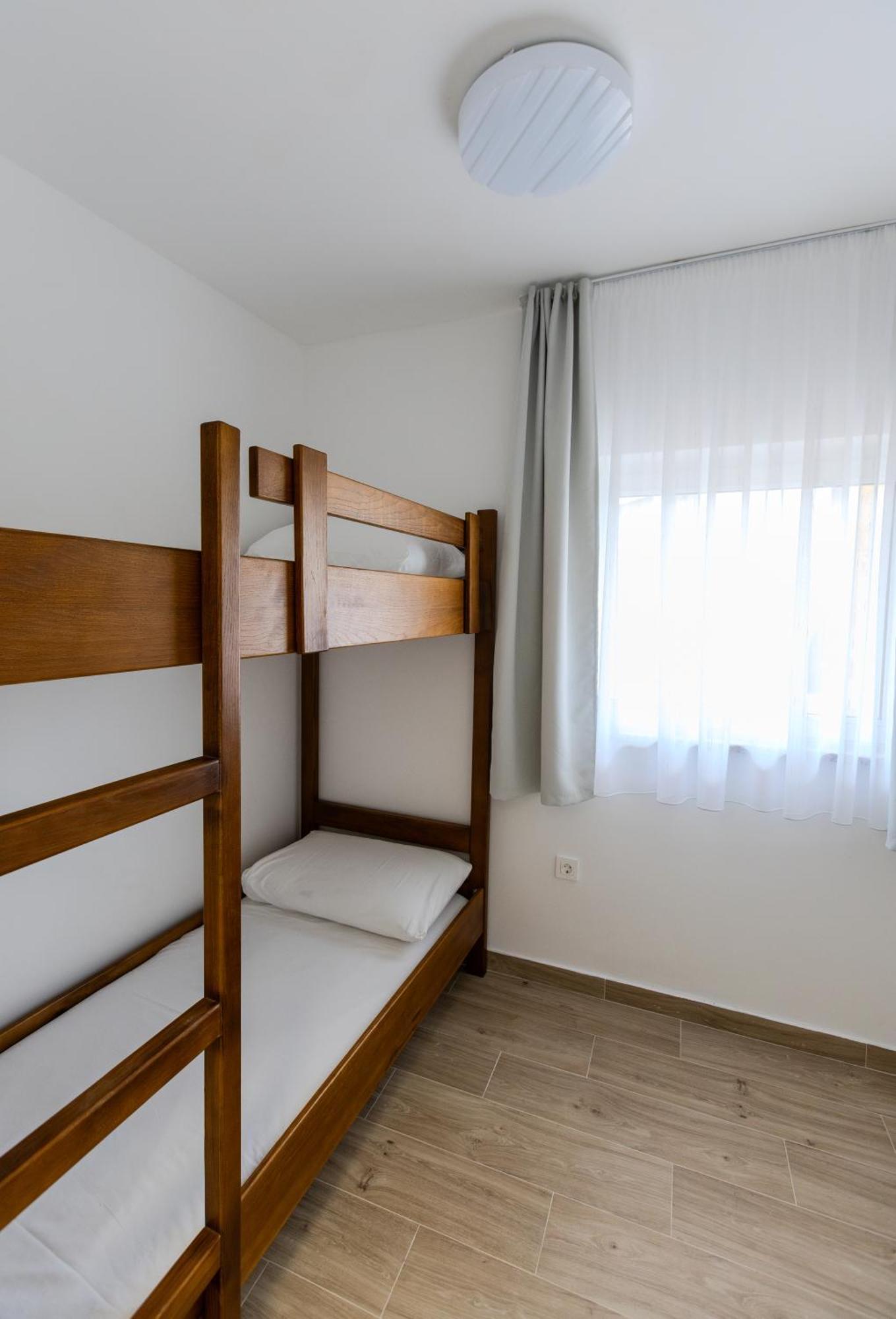 Apartments Lorena プリヴラカ エクステリア 写真