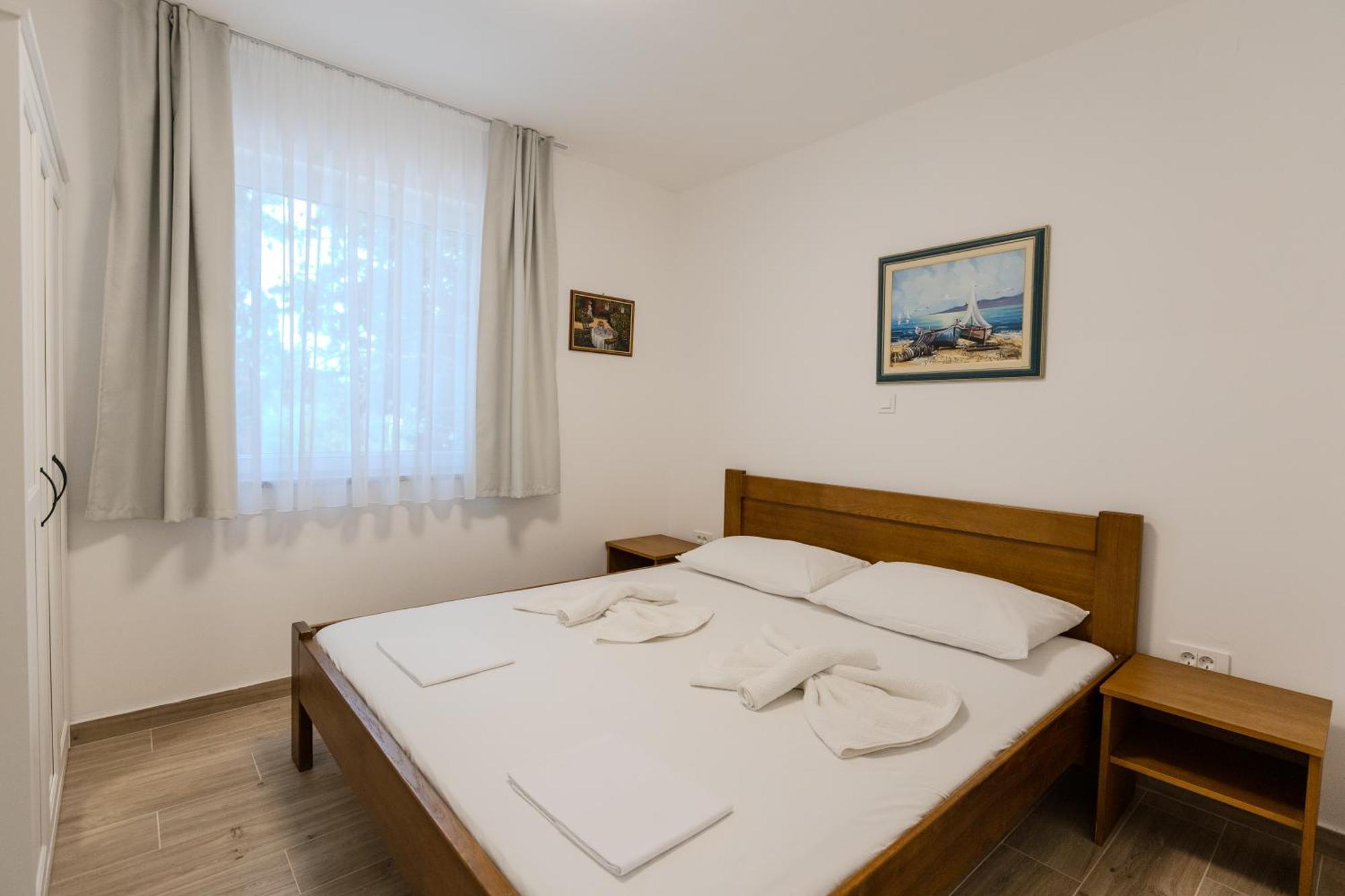 Apartments Lorena プリヴラカ エクステリア 写真
