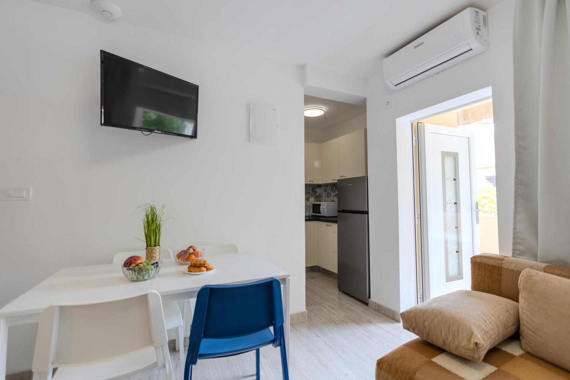 Apartments Lorena プリヴラカ エクステリア 写真