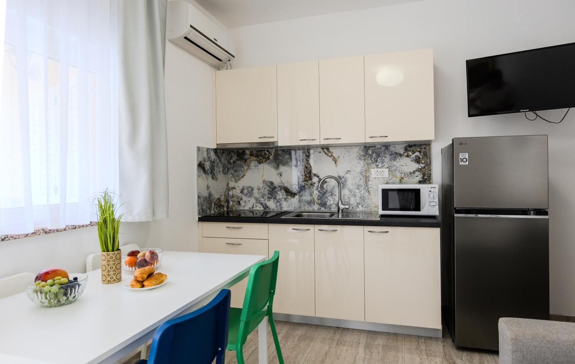 Apartments Lorena プリヴラカ エクステリア 写真