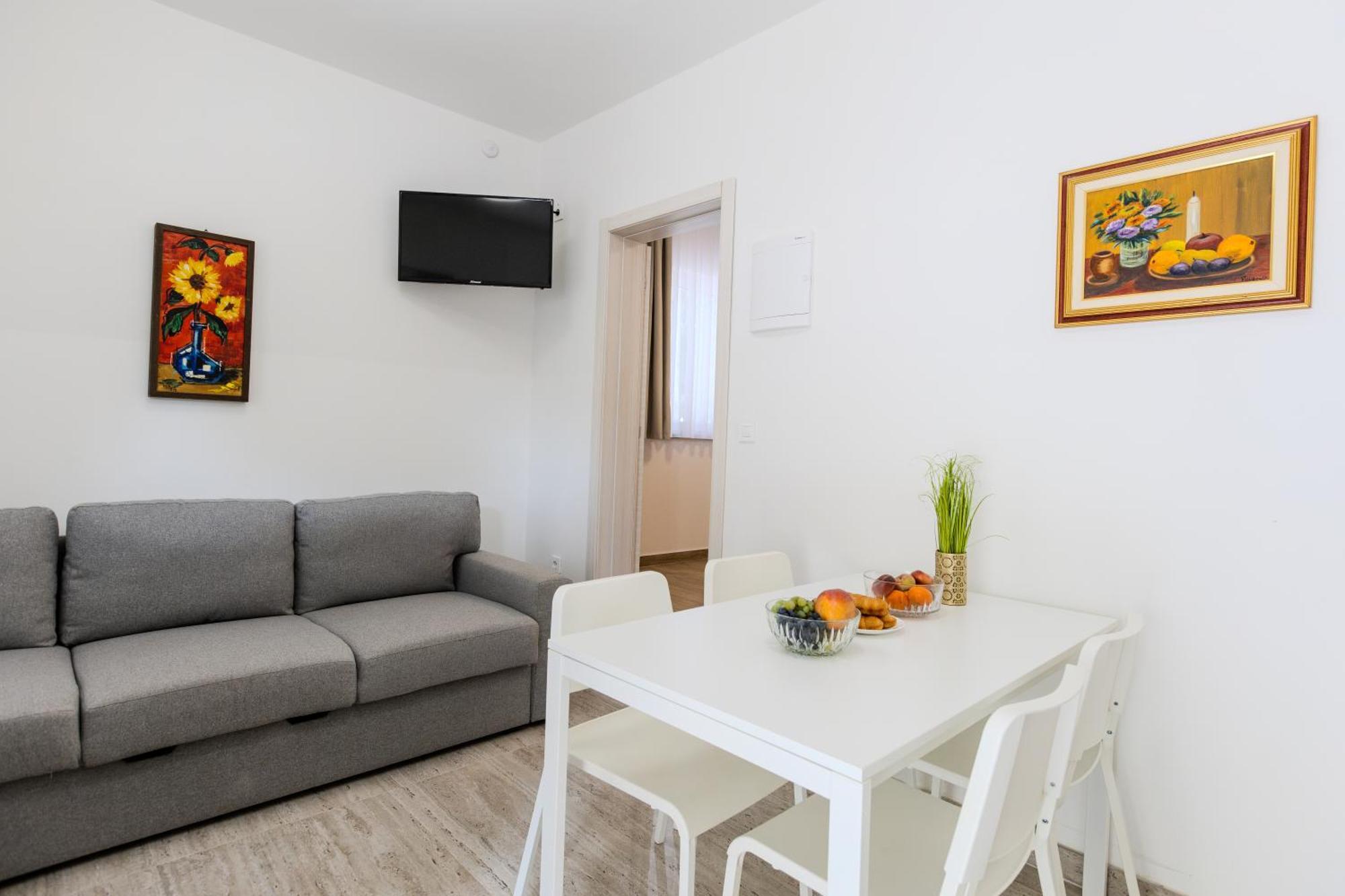 Apartments Lorena プリヴラカ エクステリア 写真