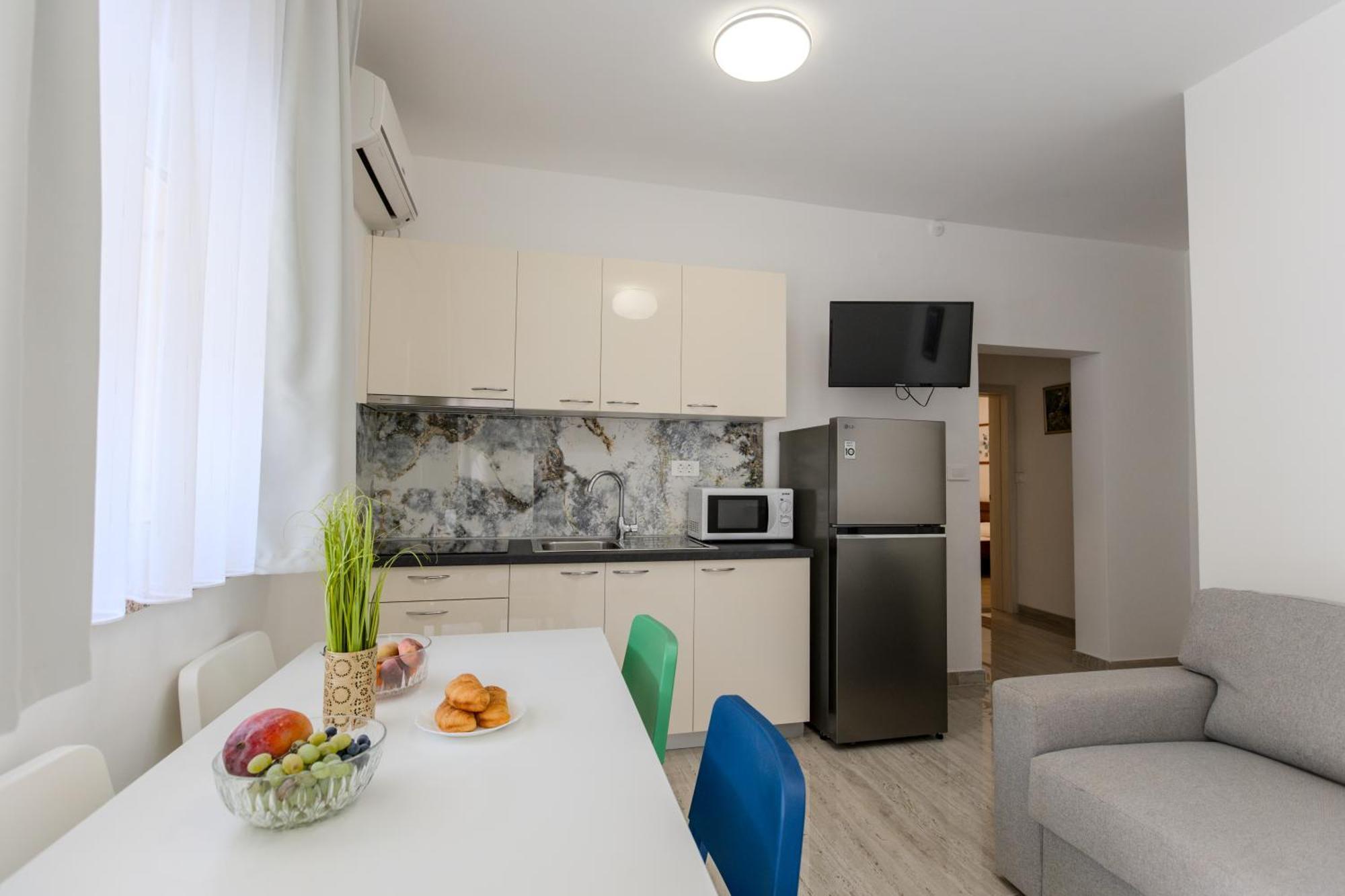 Apartments Lorena プリヴラカ エクステリア 写真