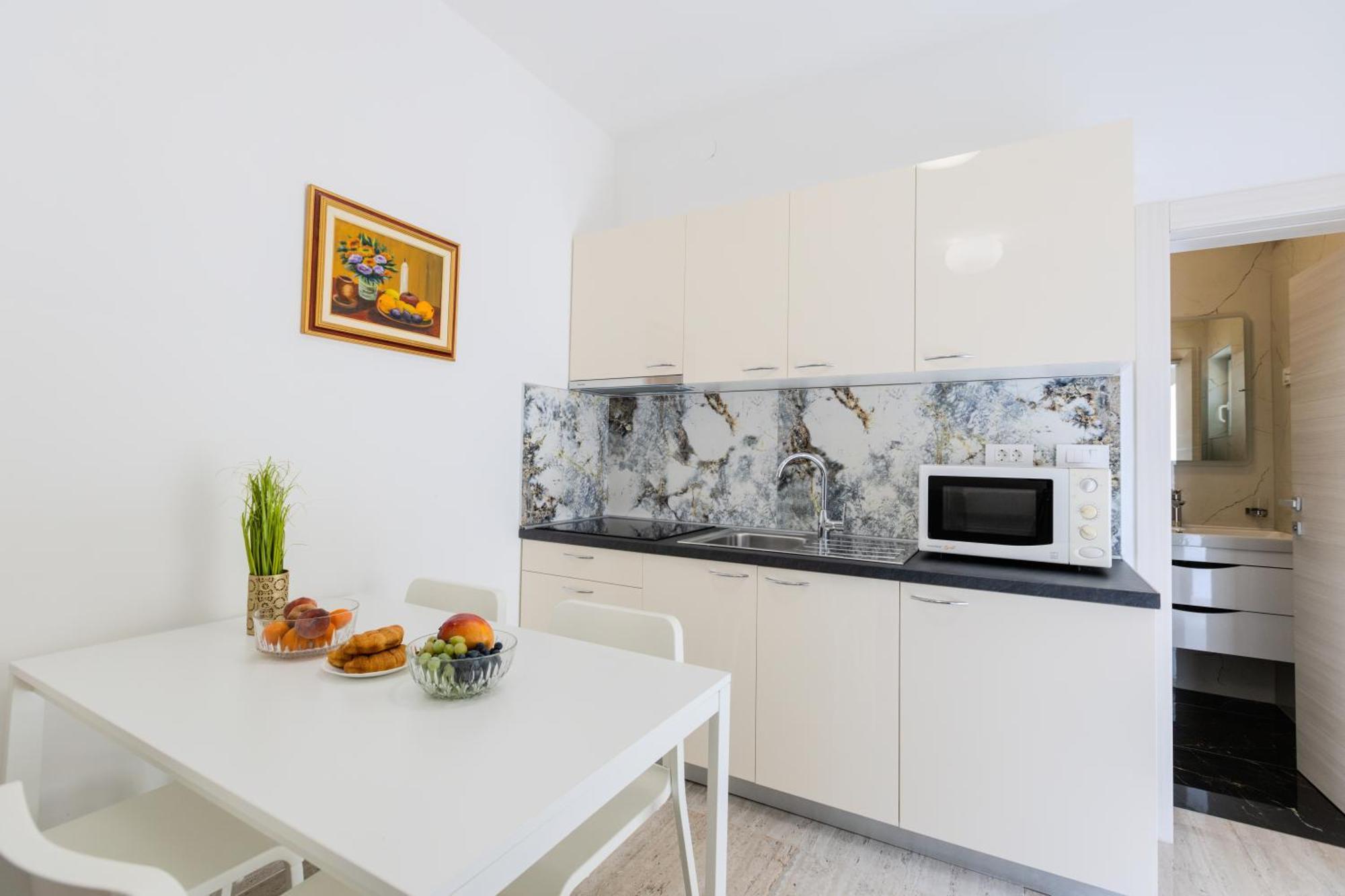 Apartments Lorena プリヴラカ エクステリア 写真