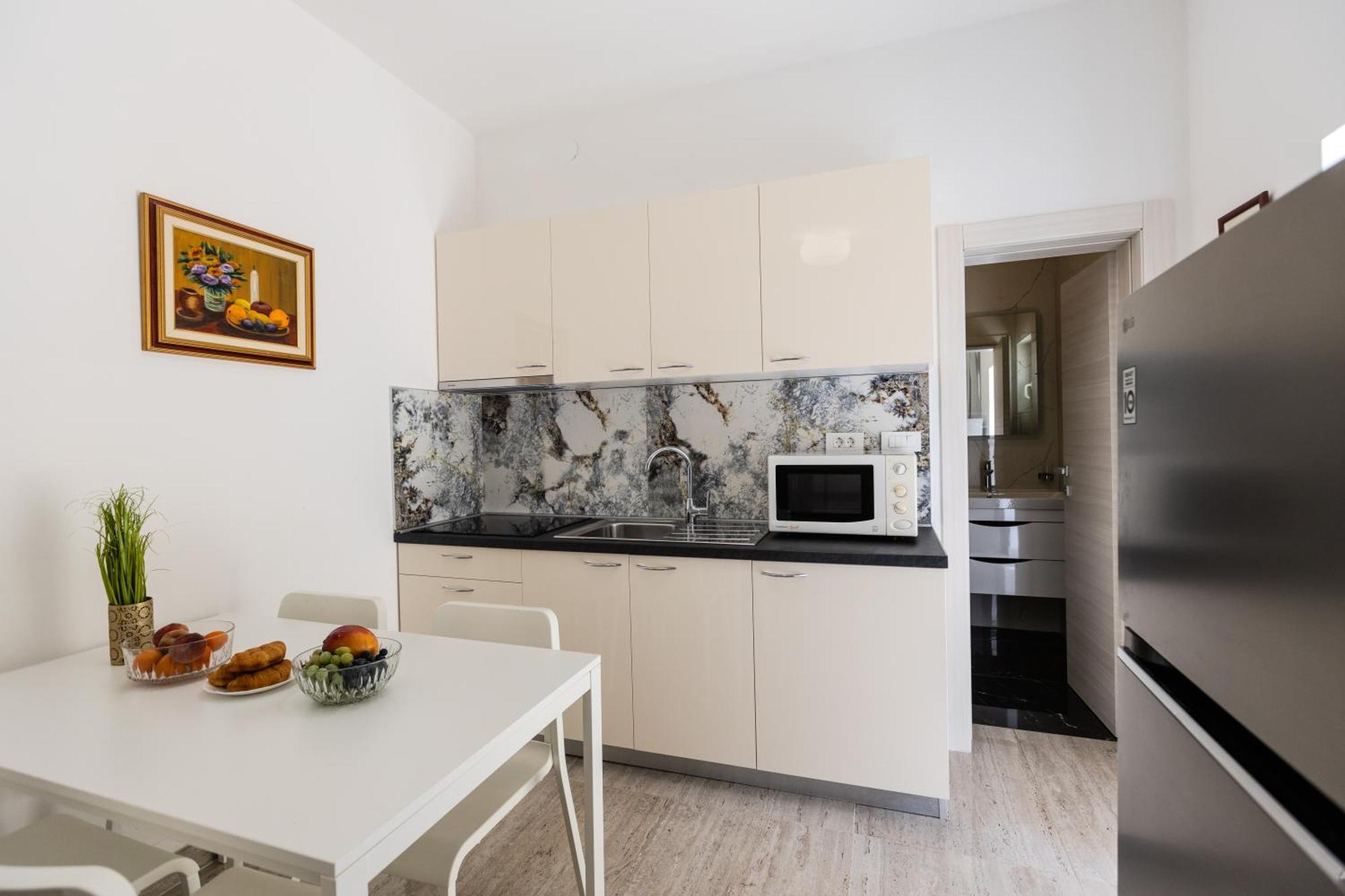 Apartments Lorena プリヴラカ エクステリア 写真